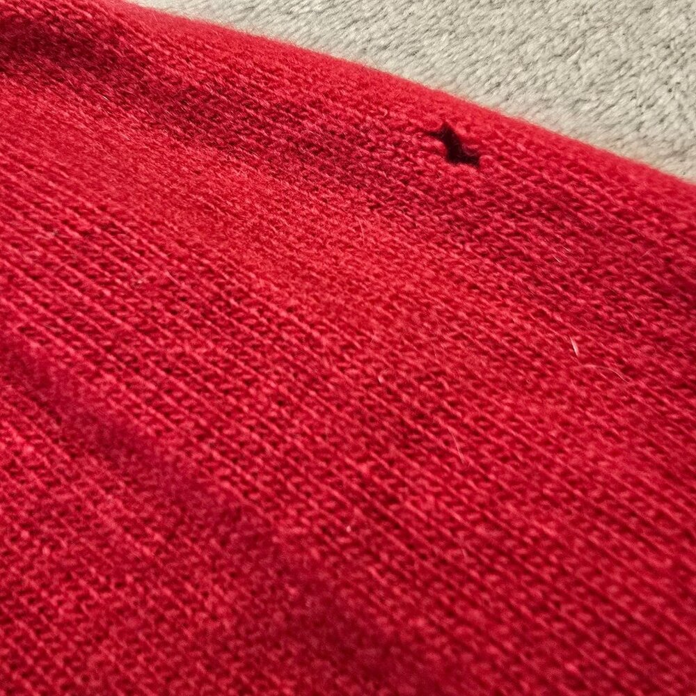 Vintage Cashmere Sweater Womens 38 Small Red Snow Lotus Soft FLAW Cutter Piece - Picture 15 of 15
